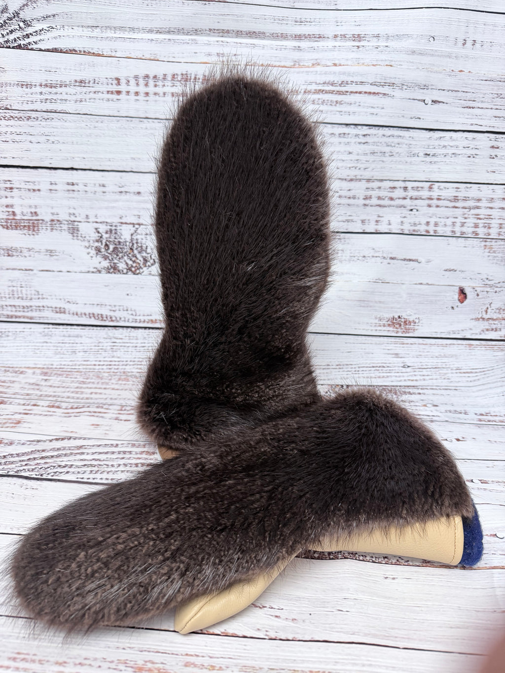 Woman’s Beaver Tall Mittens