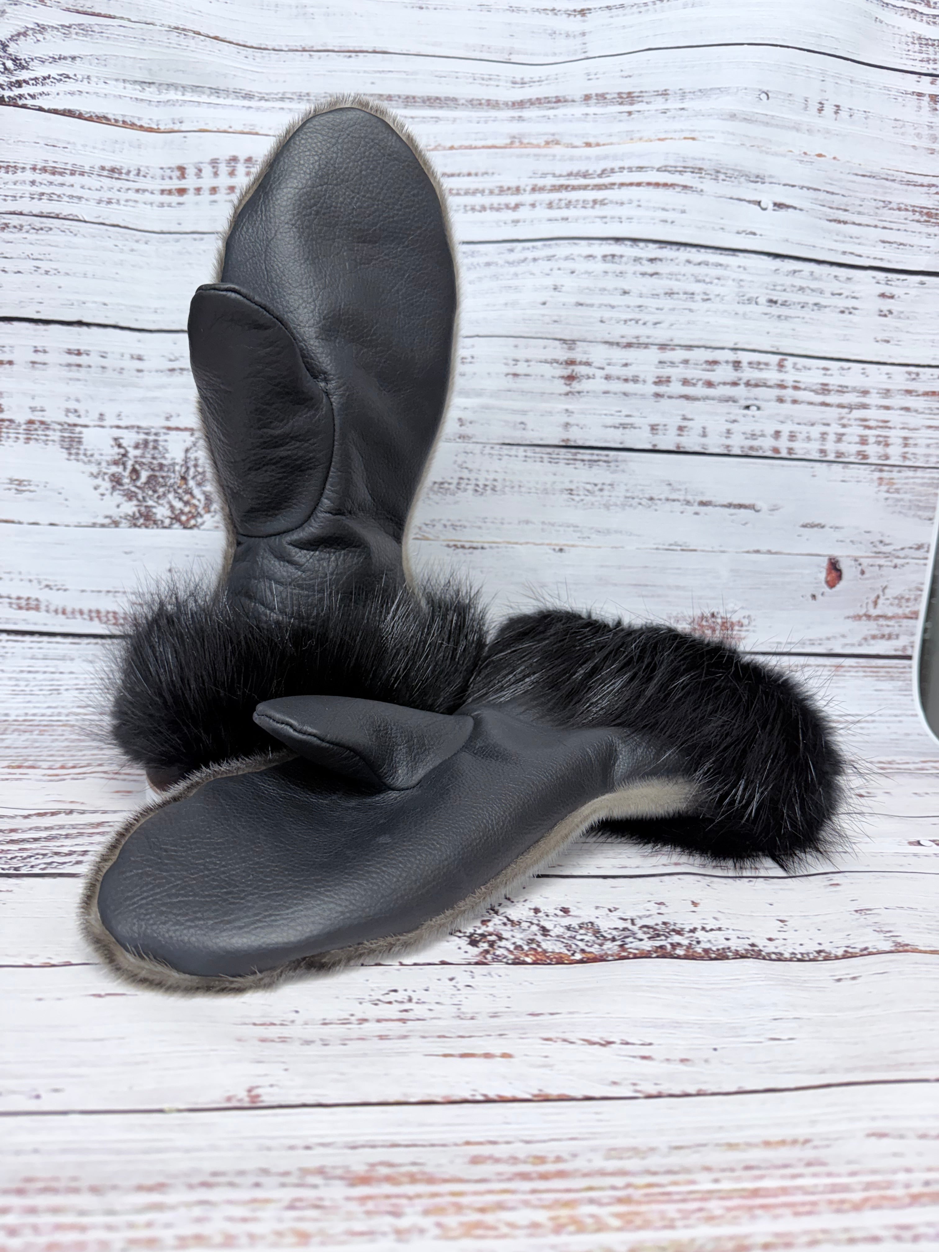 Woman’s Seal with Beaver trim mittens