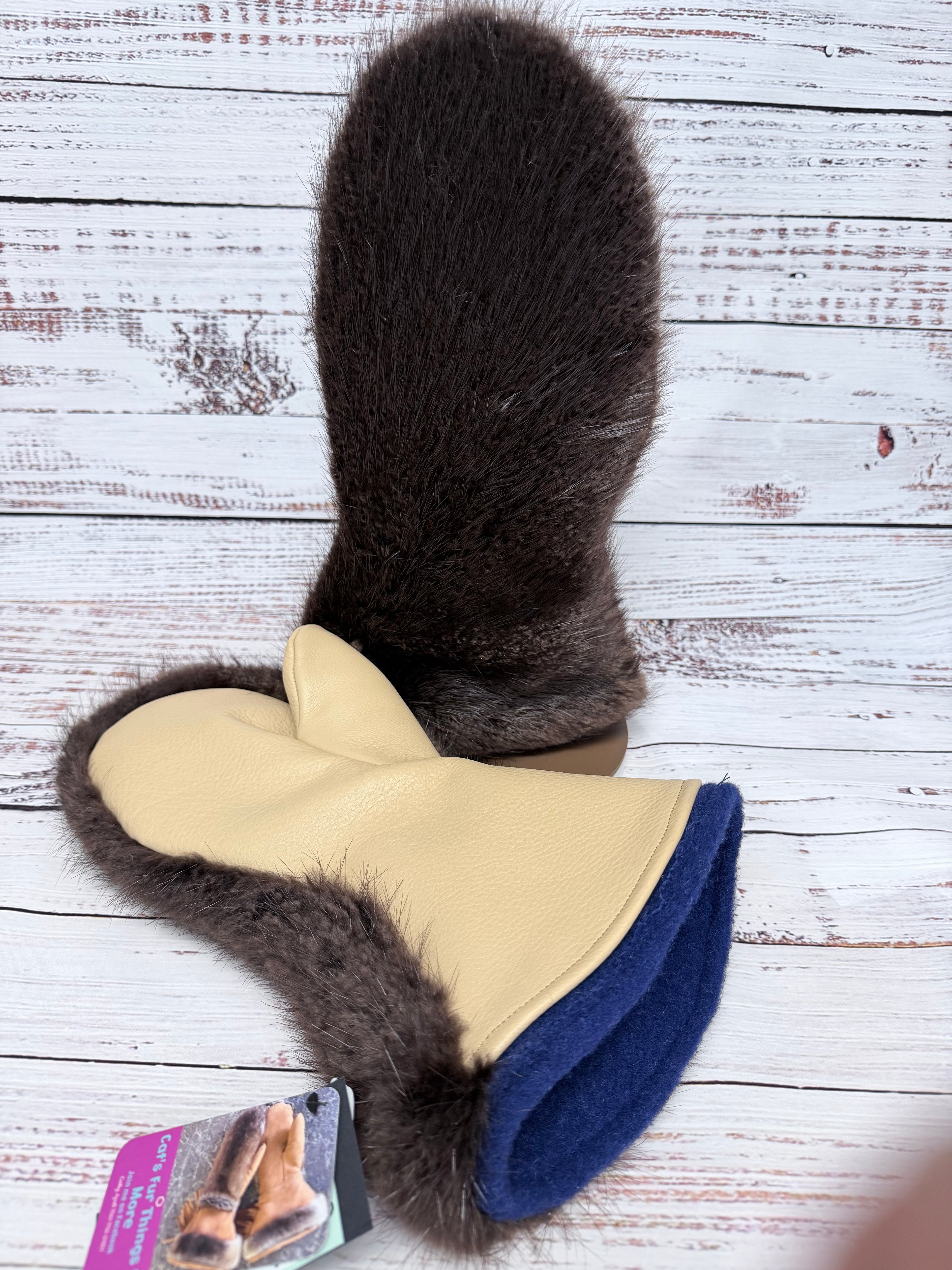 Woman’s Beaver Tall Mittens
