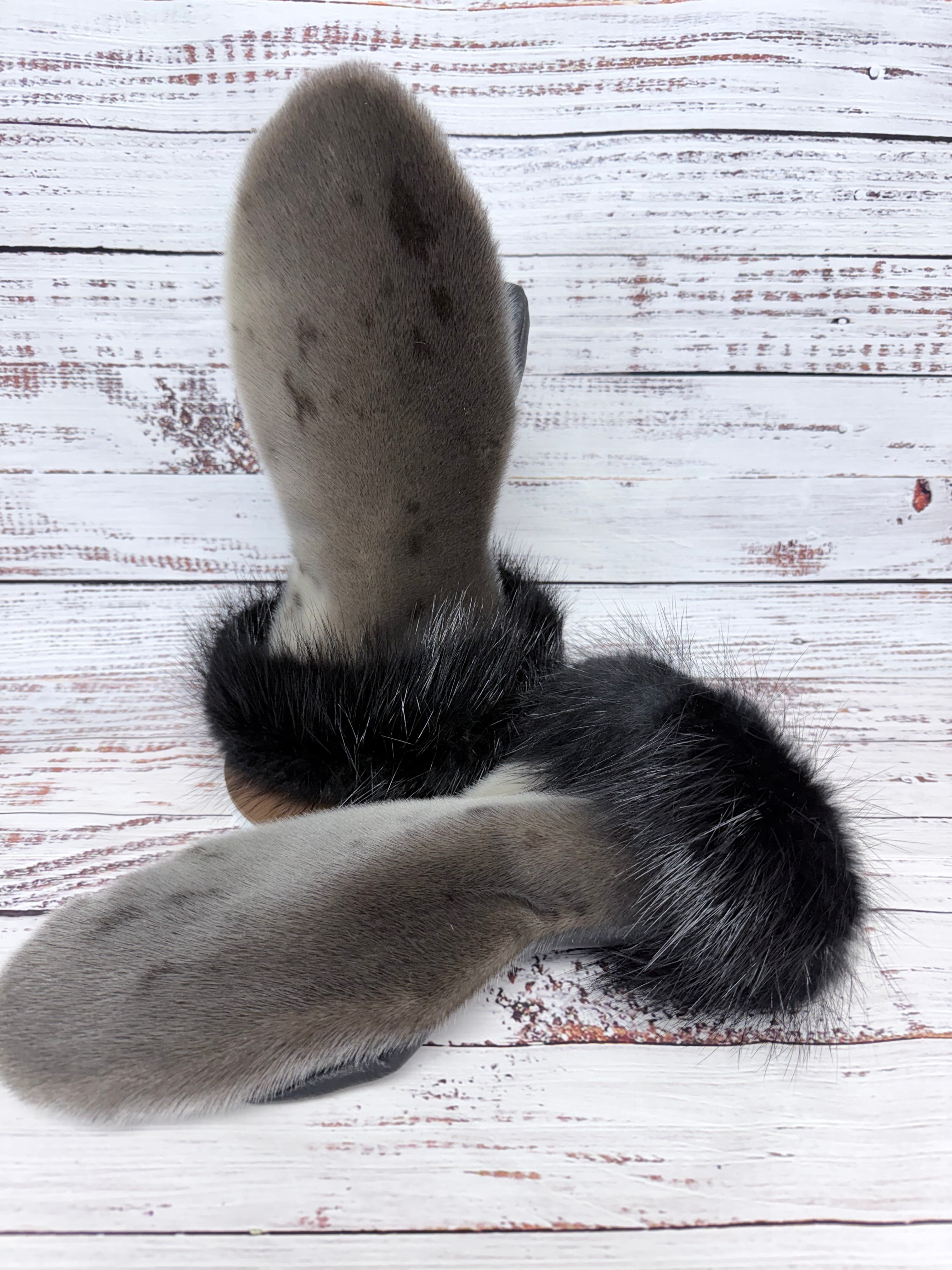 Woman’s Seal with Beaver trim mittens