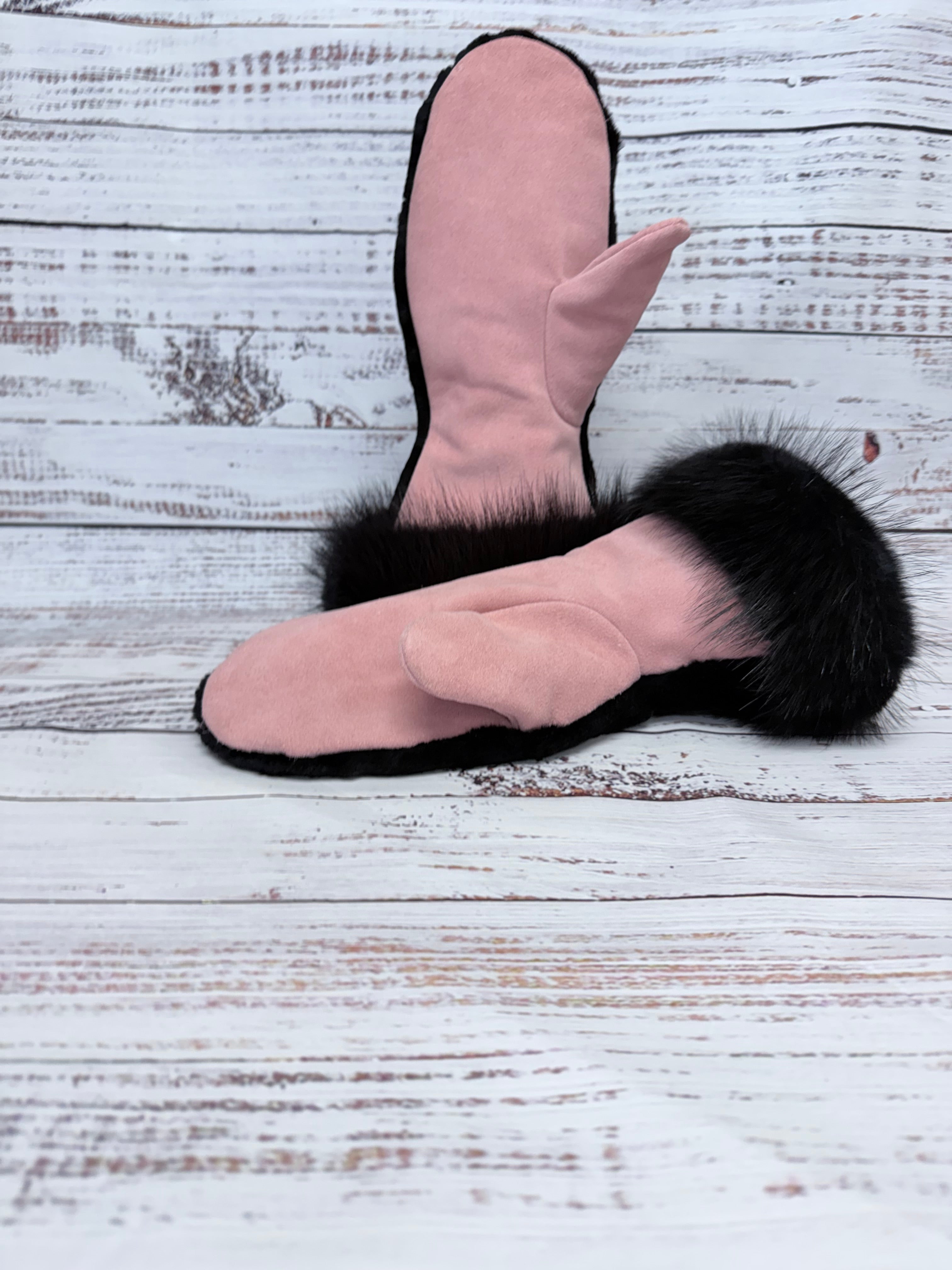 Woman’s Beaver Tall Mittens